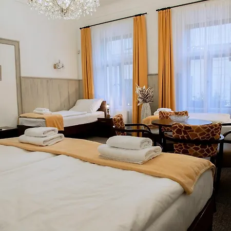 Old House Bed & Breakfast