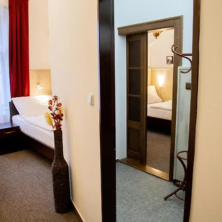 Old House Bed & Breakfast 3*