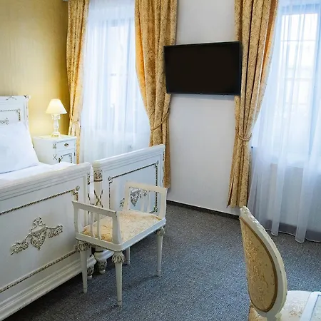 Bed & Breakfast Old House 3*