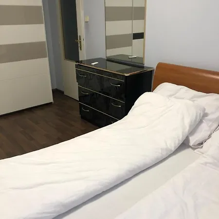 Apartment Stunning 2-bed In 4 Prague