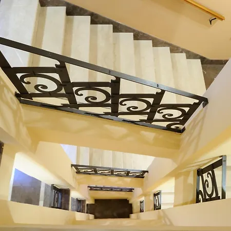 Hotel Majestic Plaza 4*