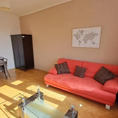 Apartment Na Slupi Sanctuary: Serene 2-bedroom Getaway Prague