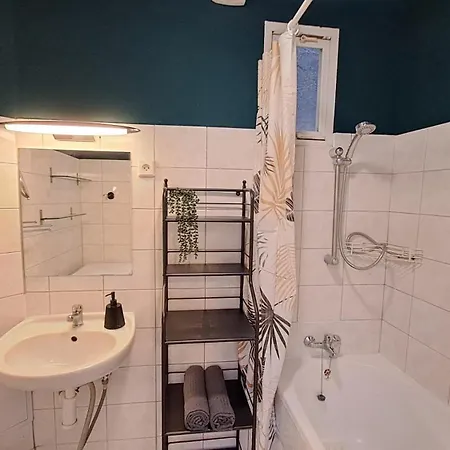 Apartment Na Slupi Sanctuary: Serene 2-bedroom Getaway