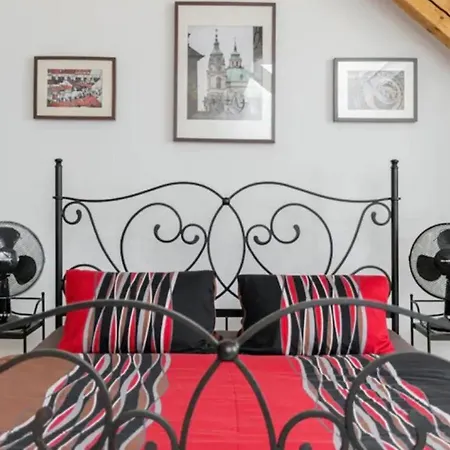 Apartment Lenka's Cozy Red + Lenka's Cozy Gold *