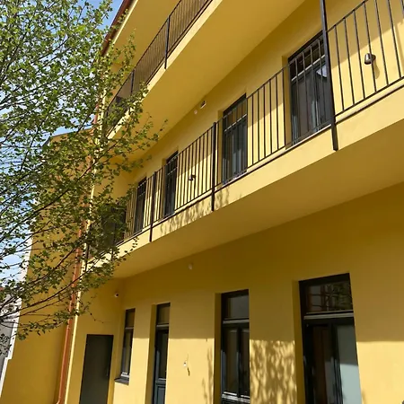 Apart-hotel Honest Karlin