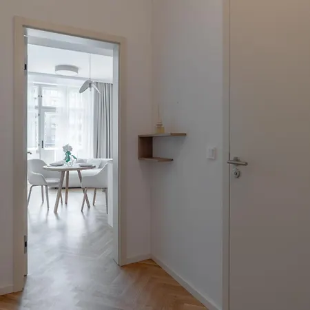アパート In The Clouds Letna - Luxury With Romantic Balconies In Quiet Centre Of *