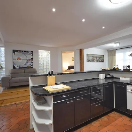 Appartement Dachgeschosswohnung Josefov Fuer 8 Personen In