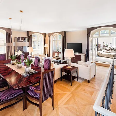 Mandarin Oriental, Hotell