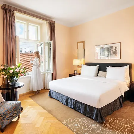 Mandarin Oriental, Hotell