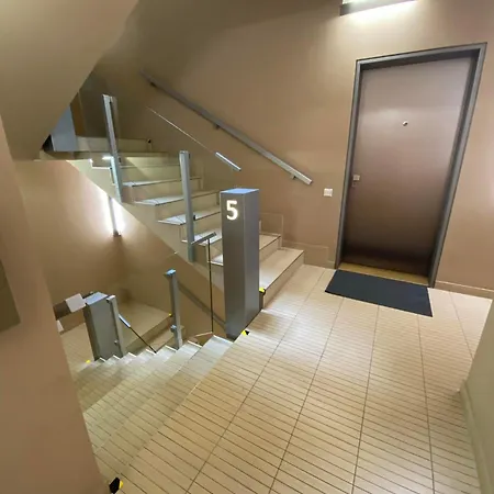 Spacious Near Center With Balcony And Garage Parking Apartmán *