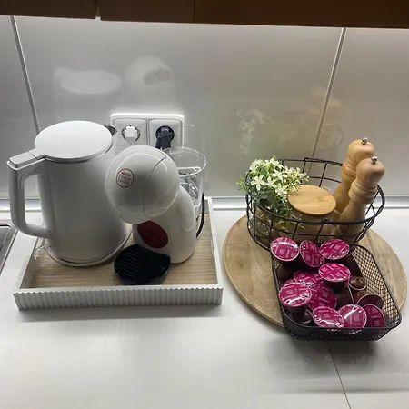 Apartmán Spacious Near Center With Balcony And Garage Parking *