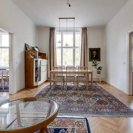 Heart Of Old Town Comfy 2bdr 2bath Praga