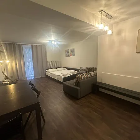 Budget Dlouha Apartment Prague