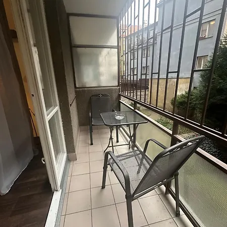 Apartment Budget Dlouha
