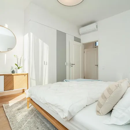 Apartment High-class Rooftop Apt. With Spacious Terrace