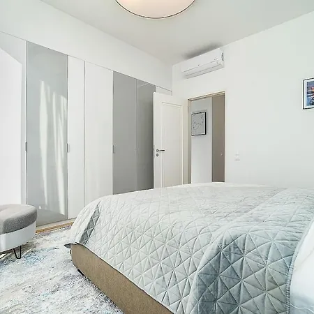 High-class Rooftop Apt. With Spacious Terrace * Prague
