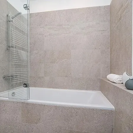 Apartment High-class Rooftop Apt. With Spacious Terrace