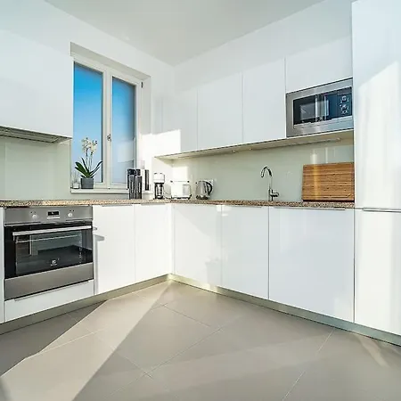 High-class Rooftop Apt. With Spacious Terrace Prague