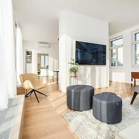 High-class Rooftop Apt. With Spacious Terrace Apartment