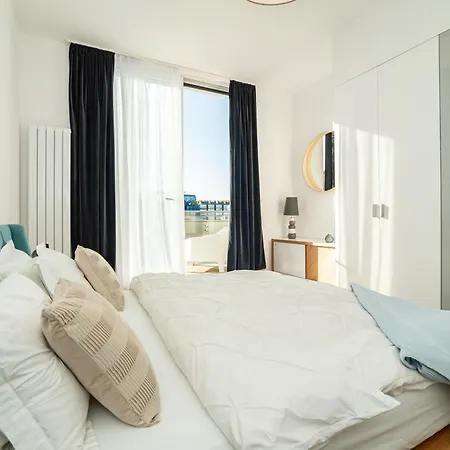 High-class Rooftop Apt. With Spacious Terrace Prague