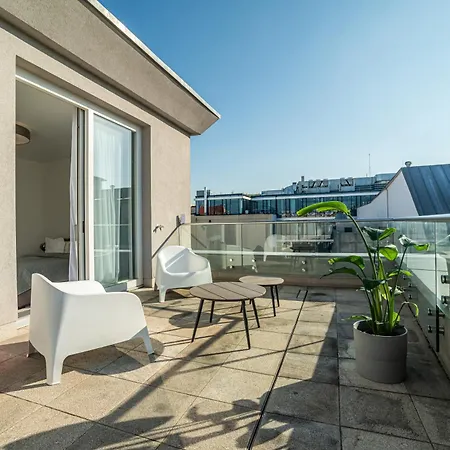 High-class Rooftop Apt. With Spacious Terrace Apartment