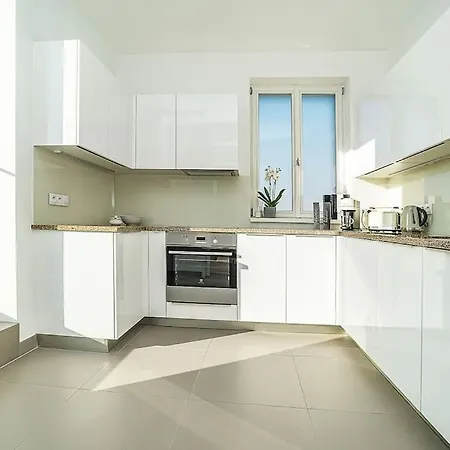High-class Rooftop Apt. With Spacious Terrace Apartment *