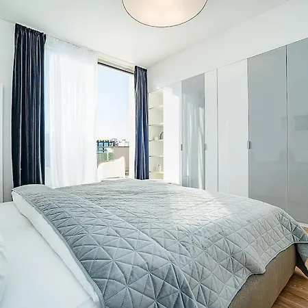 Apartment High-class Rooftop Apt. With Spacious Terrace *