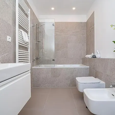 High-class Rooftop Apt. With Spacious Terrace Apartment Prague