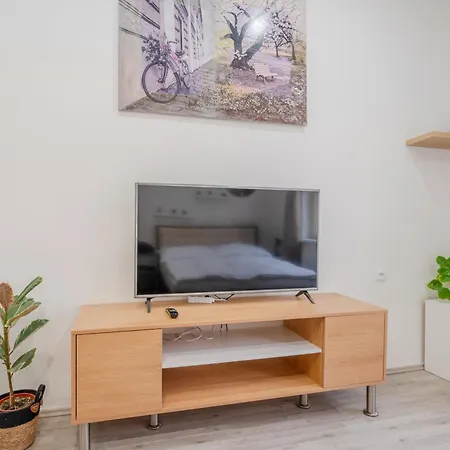 Church Of Saint Procopius Premier By Willstay Apartamento