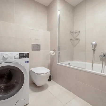Chic Living At Vista Serenity With Balcony Prague