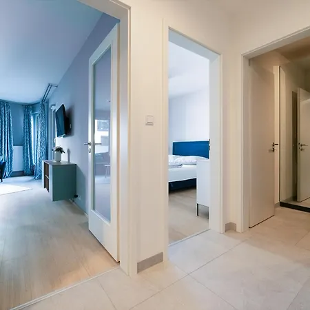 Chic Living At Vista Serenity With Balcony Apartment *