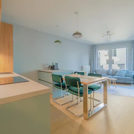 Apartment Chic Living At Vista Serenity With Balcony *