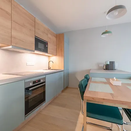 Chic Living At Vista Serenity With Balcony Apartment *