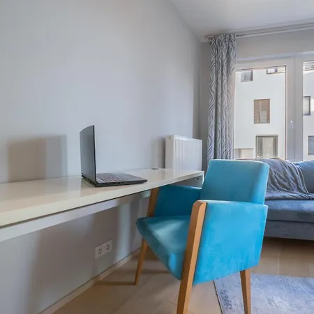 Chic Living At Vista Serenity With Balcony *