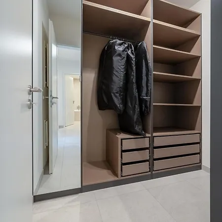 Chic Living At Vista Serenity With Balcony Apartment *