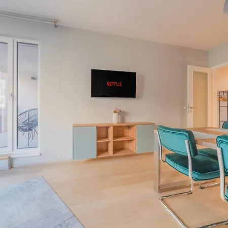 Chic Living At Vista Serenity With Balcony