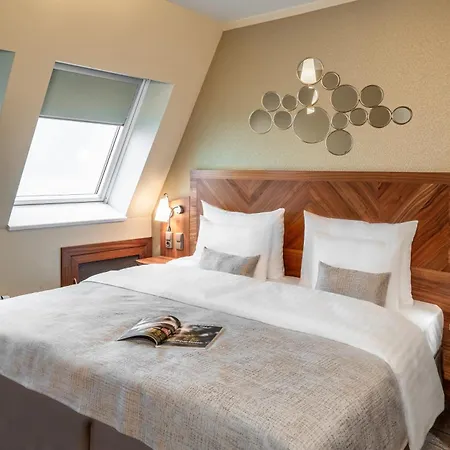 Crown Palace By Adrez Aparthotel Prag