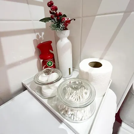Stylish In Heart Of Zizkov Near Iconic Sites Apartment *