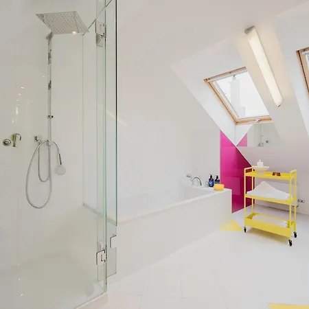 Days - 3bdr Attic Loft-style - Fireplace - Center Apartamento *