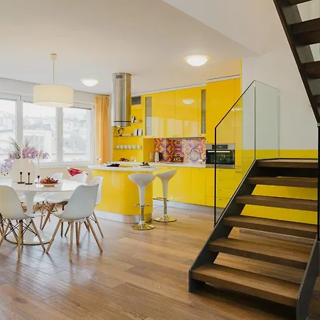 Days - 3bdr Attic Loft-style - Fireplace - Center Apartamento