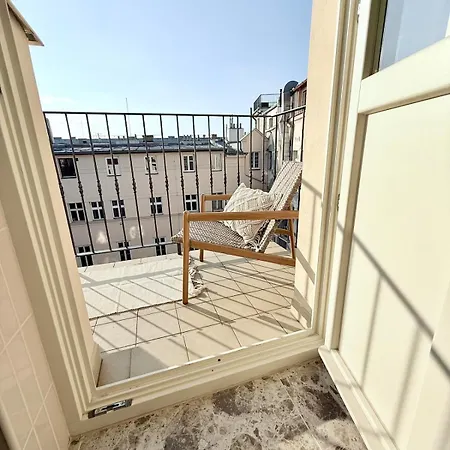 Daire Luxury New With Balcony Steps From Wenceslas Square Prag