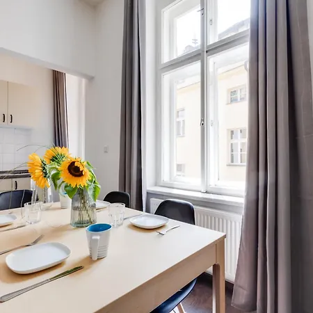 Cool & Charming In Center - Lub5 Apartment *