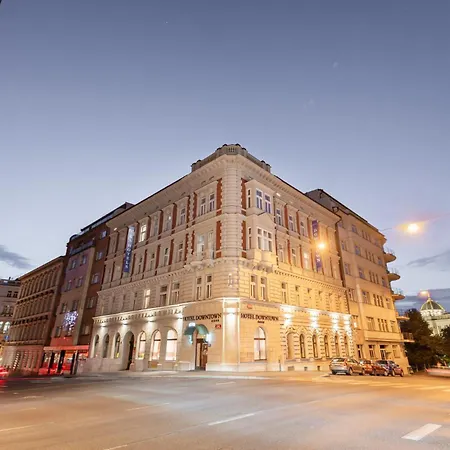 Ea Downtown Otel 4*
