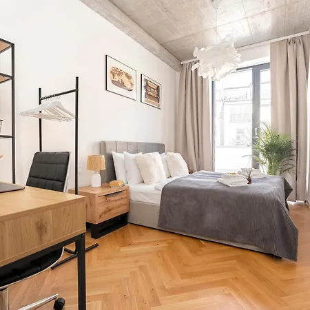 Oomph Apartment *
