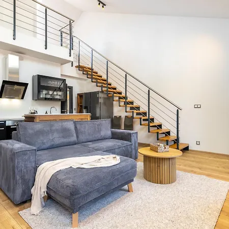 Appartement Peaceful & Cozy Living In Vysehrad With A Balcony *