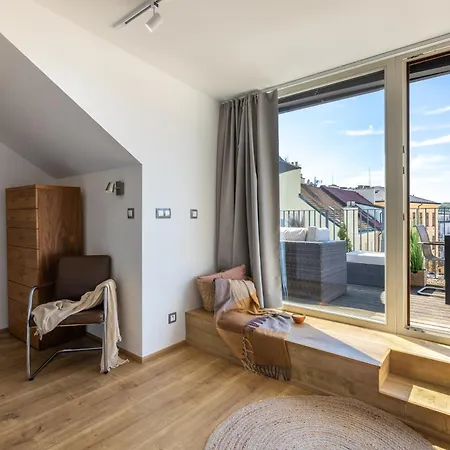 Appartement Peaceful & Cozy Living In Vysehrad With A Balcony *