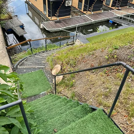Bay Houseboats 3* Prague