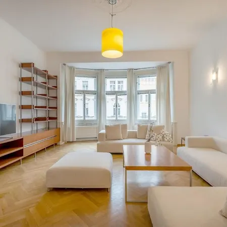 Apartment Bright Oldtown 2bdr