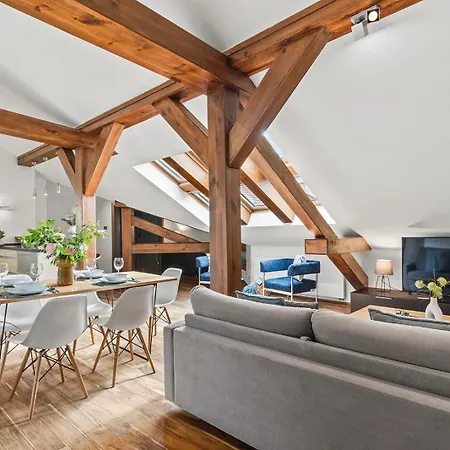 Days - Spacious 117m2 Attic Retreat W Ac - Near Old Town Sq 布拉格
