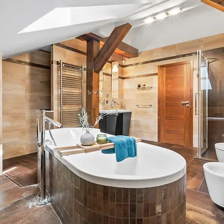 Days - Spacious 117m2 Attic Retreat W Ac - Near Old Town Sq 公寓 布拉格